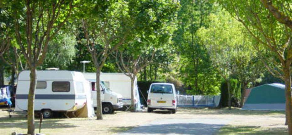 camping-esplantats-1 camping-esplantats-1