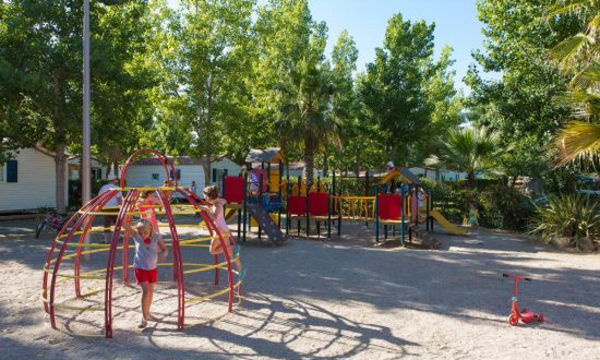 Camping-L-Air-Marin-speeltuin Camping-L-Air-Marin-speeltuin