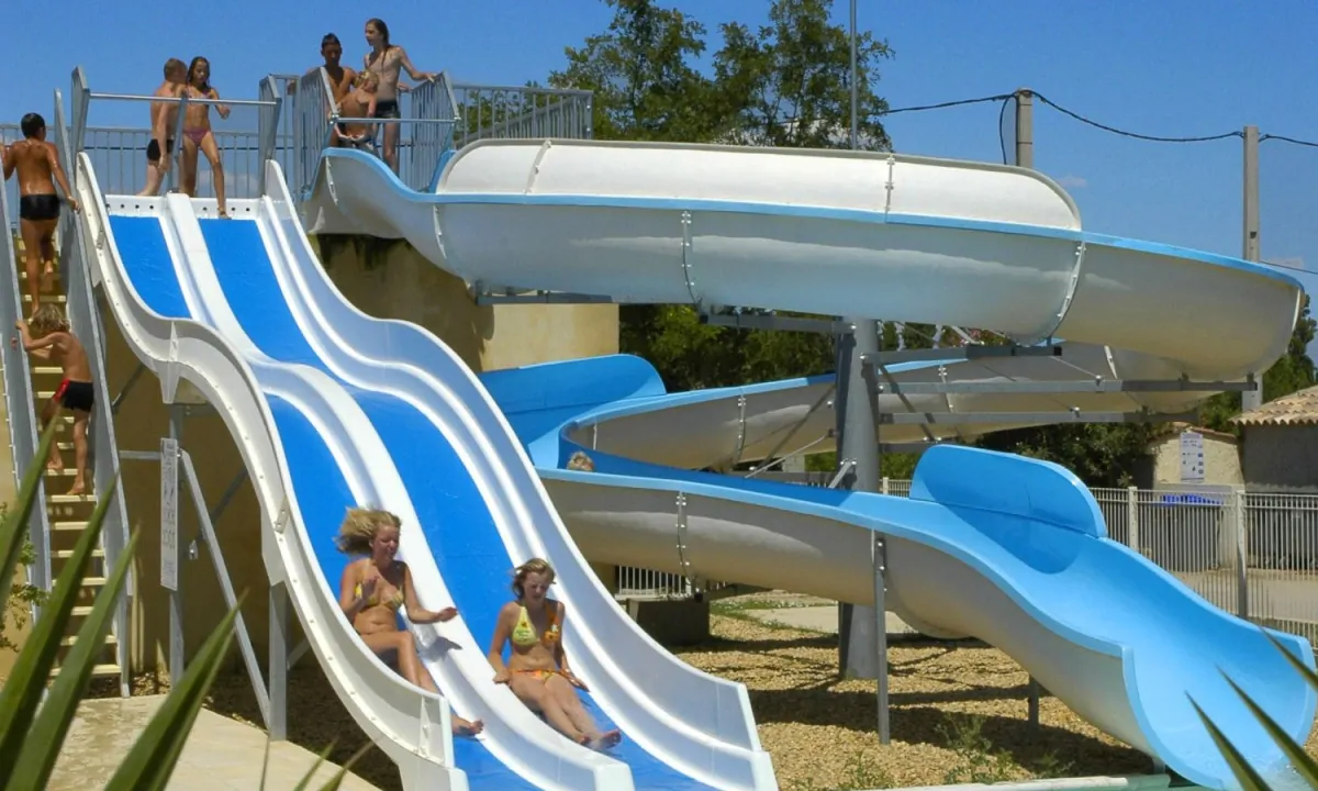 Camping-Bon-Port-Lunel-glijbanen Camping-Bon-Port-Lunel-glijbanen