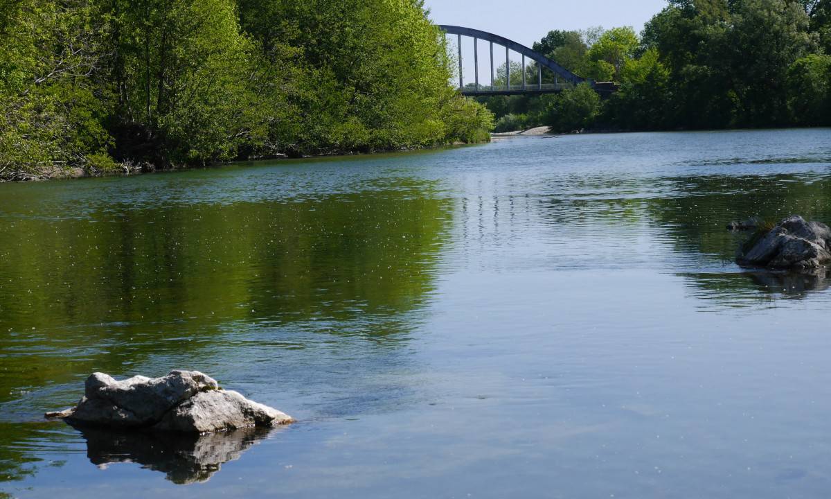 Camping-Le-Mas-des-Chênes-rivier