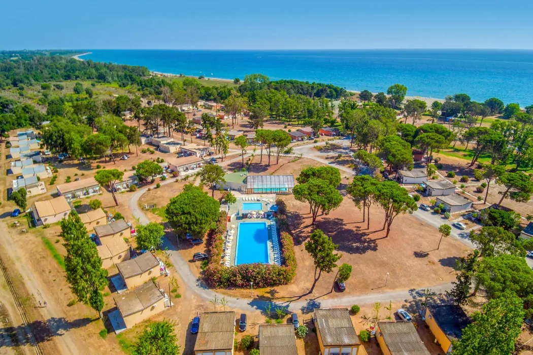 Camping-Le-Domaine-d-Anghione-Corsica-overzicht Camping-Le-Domaine-d-Anghione-Corsica-overzicht
