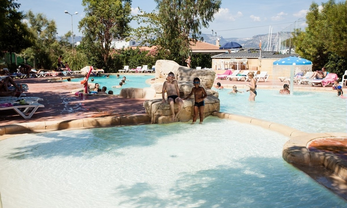 Camping-La-Presqu-ile-Saint-Mandrier-sur-Mer-zwembad Camping-La-Presqu-ile-Saint-Mandrier-sur-Mer-zwembad