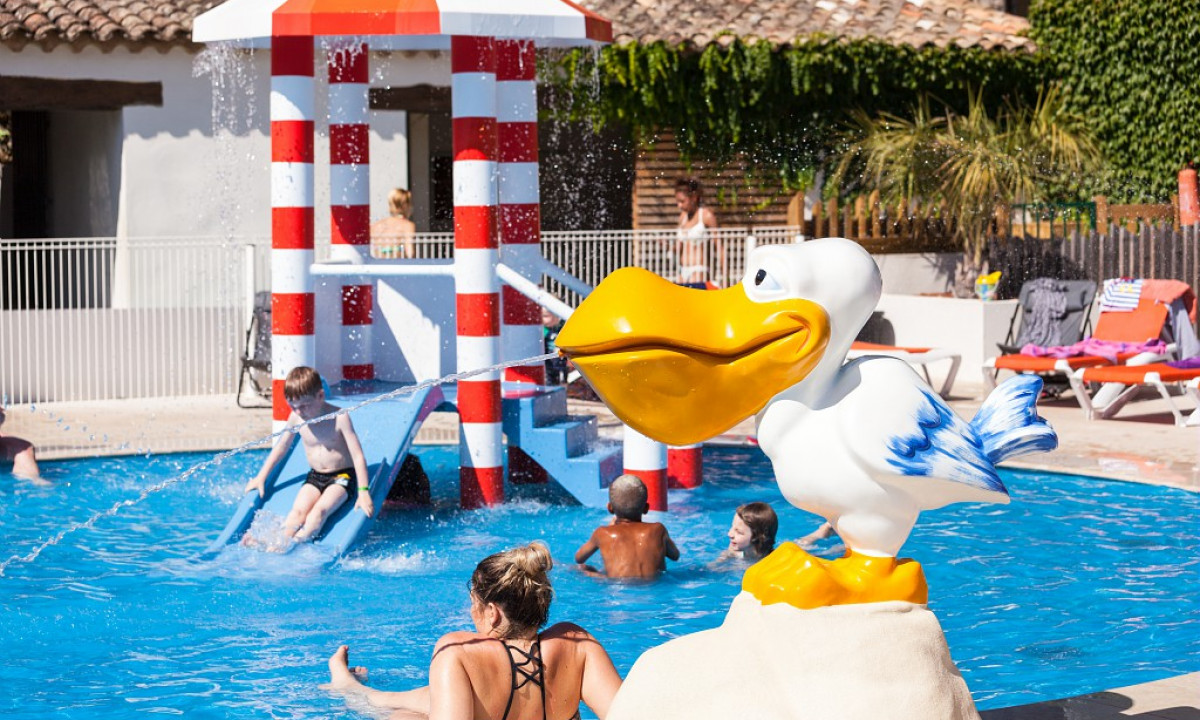 Camping-Domaine-des-Naïades-peuterbad Camping-Domaine-des-Naïades-peuterbad