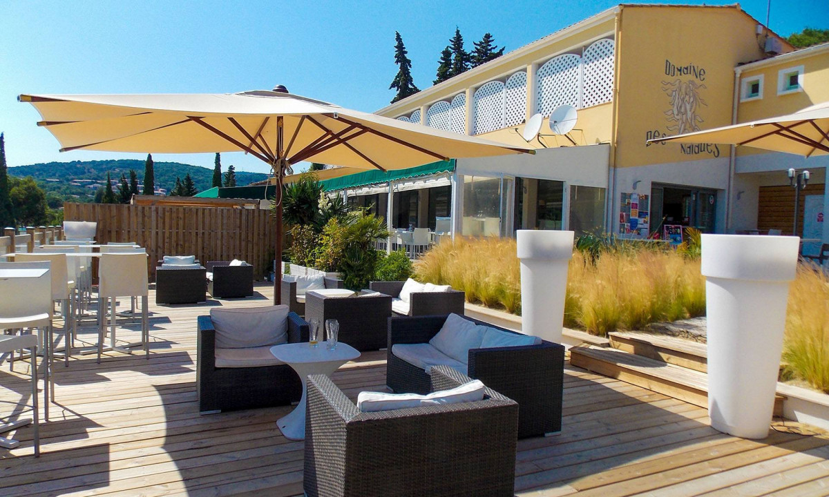 Camping-Domaine-des-Naïades-terras Camping-Domaine-des-Naïades-terras