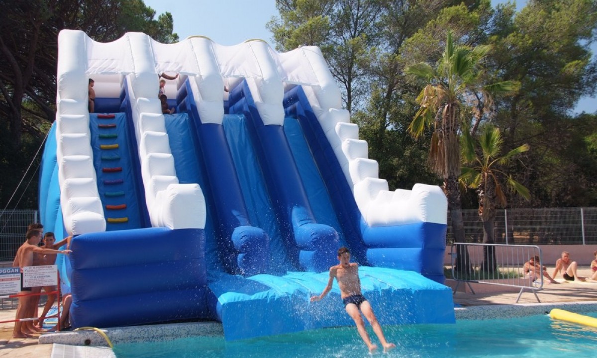 Camping-Parc-Saint-James-Oasis-glijbaan Camping-Parc-Saint-James-Oasis-glijbaan