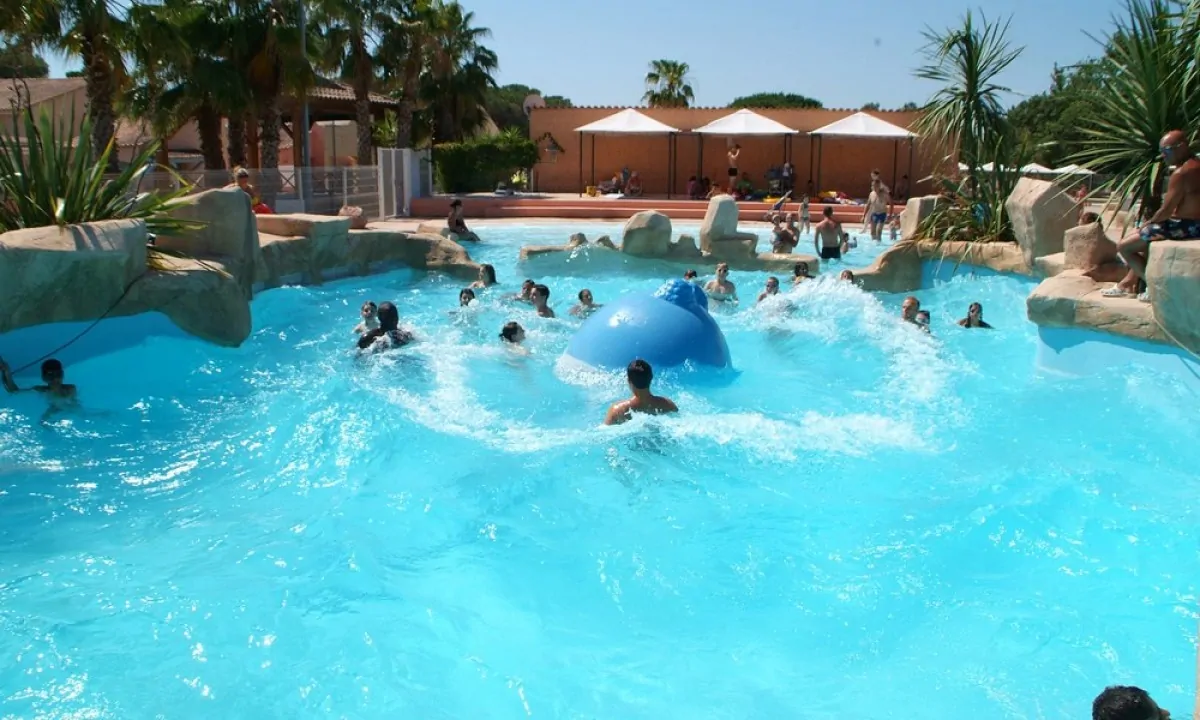 Camping-Parc-Saint-James-Oasis-golfslagbad Camping-Parc-Saint-James-Oasis-golfslagbad