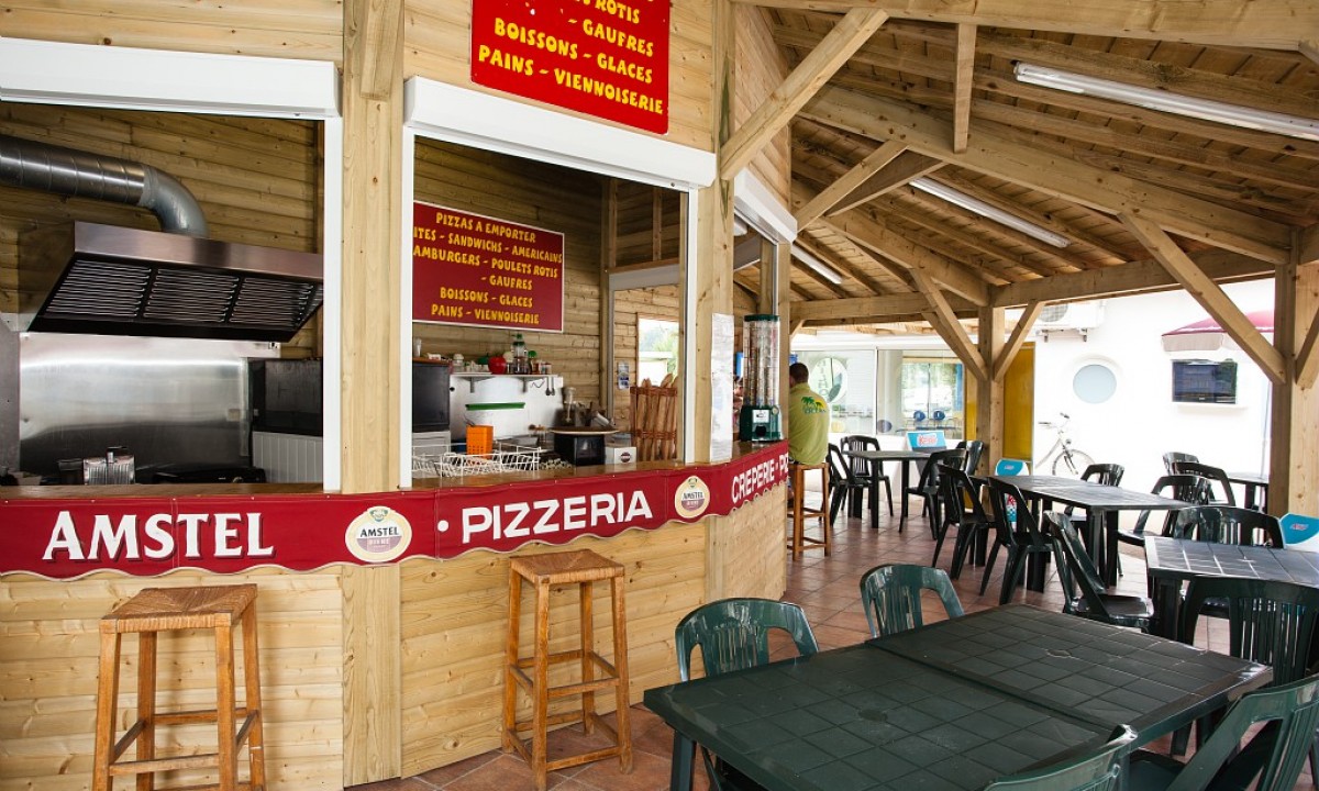 Camping-Le-Domaine-de-la-Marina-pizzeria Camping-Le-Domaine-de-la-Marina-pizzeria