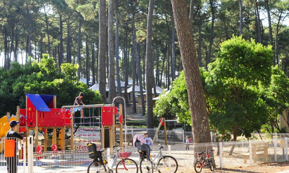 Camping-Plage-Sud-speeltuin Camping-Plage-Sud-speeltuin