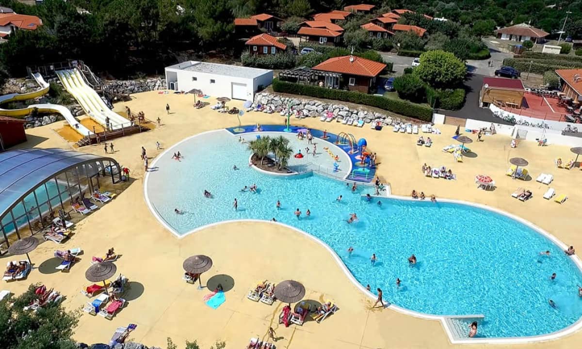 Camping-de-la-Plage-Mimizan-zwembad-overzicht