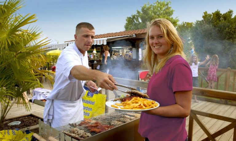 Camping Iris Parc Le Grand Dague BBQ 768x461