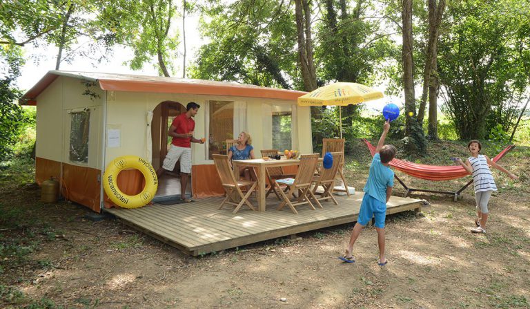Camping Iris Parc Le Grand Dague Bungalowtenten 768x447