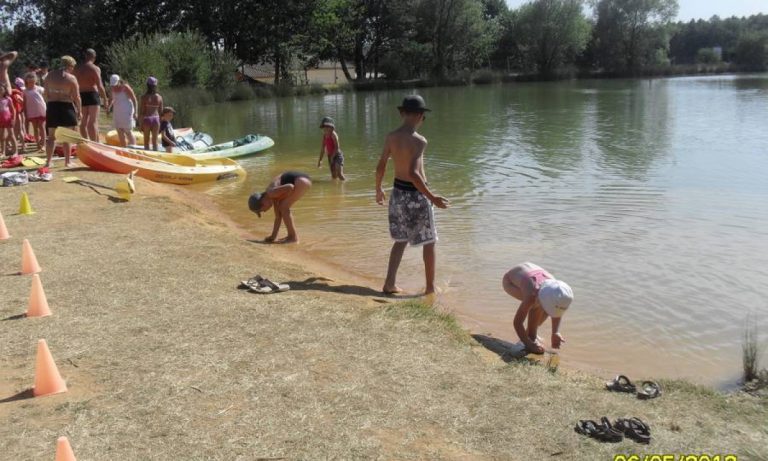 Camping Le Carbonnier meer 768x461