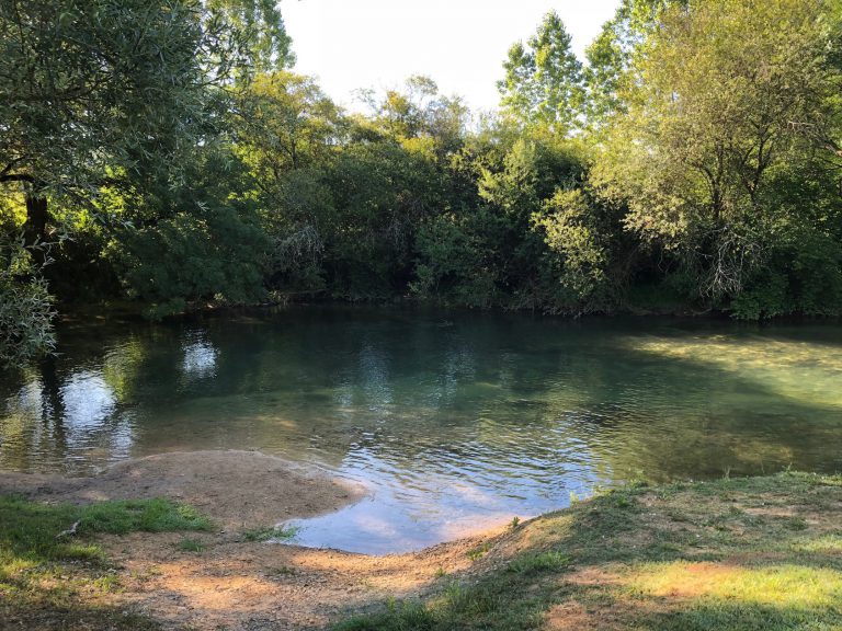 Camping Le Moulin de Paulhiac riviertje 768x576
