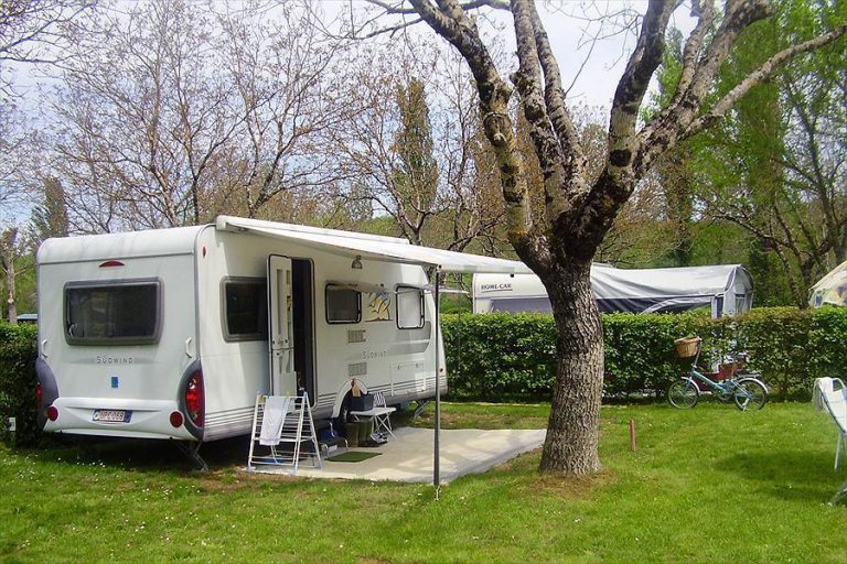 Camping Le Moulin de Paulhiac staanplaats 768x512