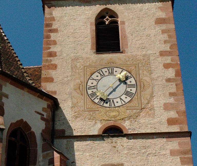 Hunawihr wijzers torenklok 768x648