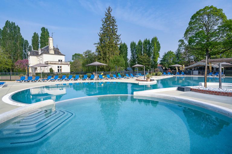 Camping Chateau des Marais zwembad 2 768x512