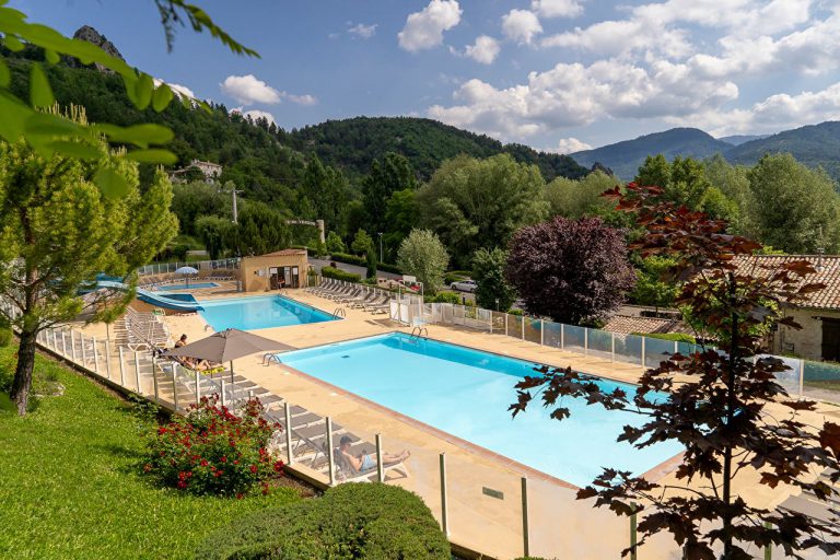 Camping Domaine du Verdon zwembad overzicht 768x512