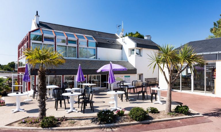 Camping La Roseraie terras 768x461