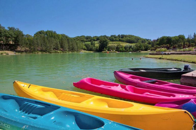 Camping Lac des 3 Vallées kanovaren 768x511