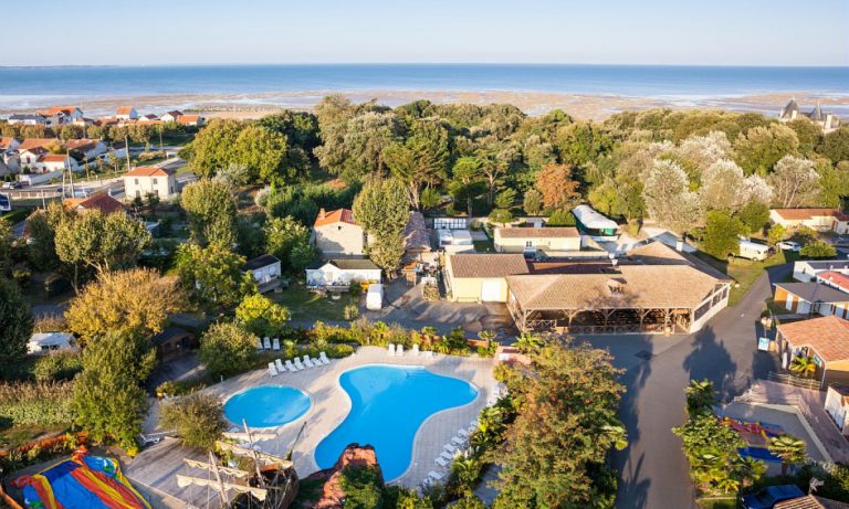 Camping Le Village Corsaire des 2 Plages overzicht 768x461
