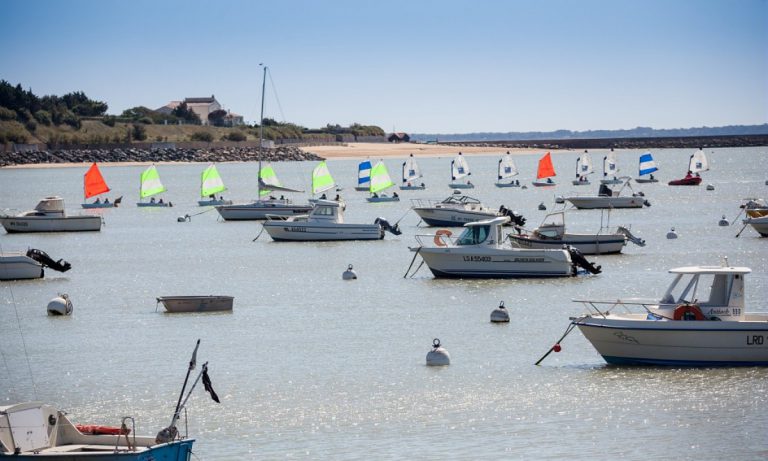 Camping Le Village Corsaire des 2 Plages zee 768x461