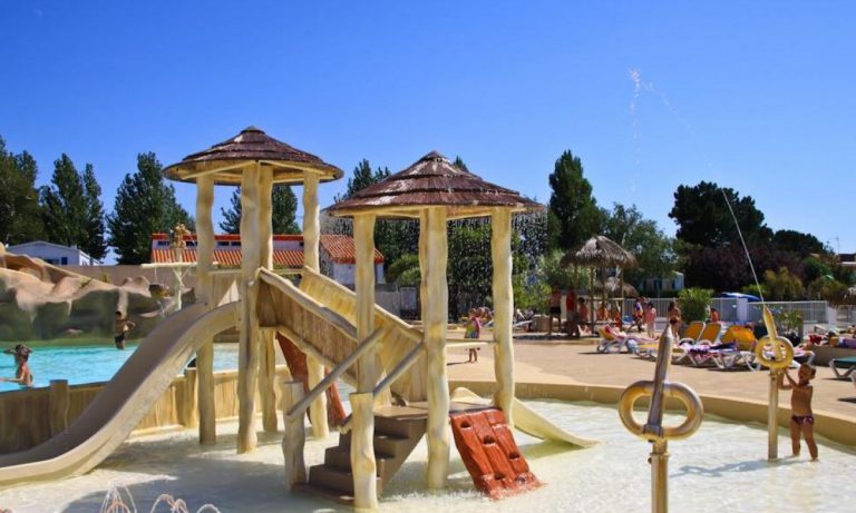 Camping Les Ecureuils waterspeeltuin 768x461