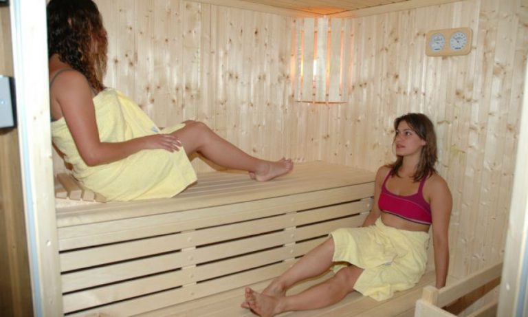 Camping Airotel Pyrénées sauna 2 768x461