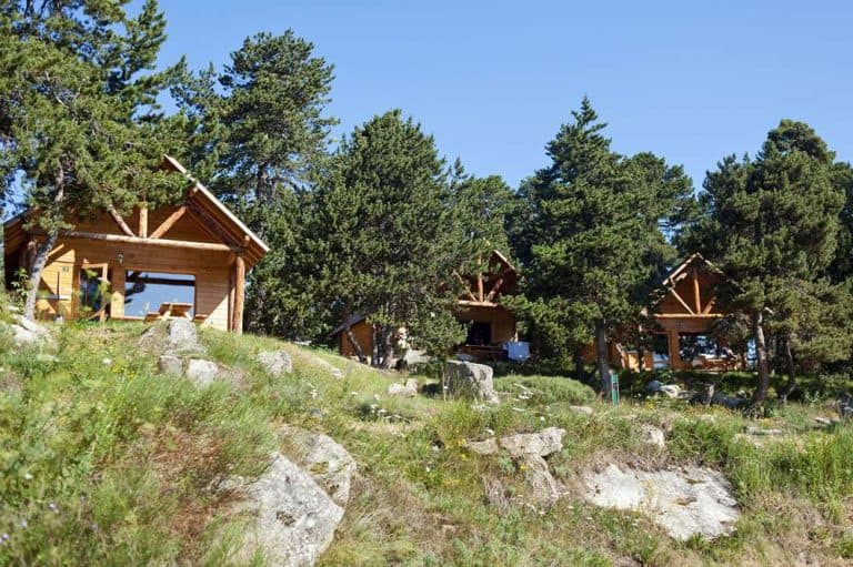 Camping Huttopia Font Romeu chalet huren 768x511
