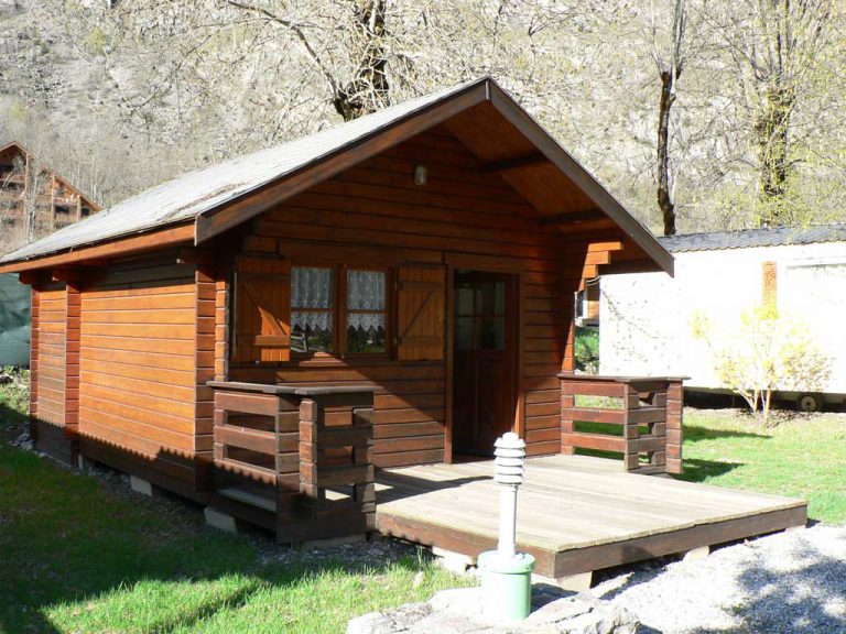 Camping Le Champ du Moulin chalet huren wintersport 768x576