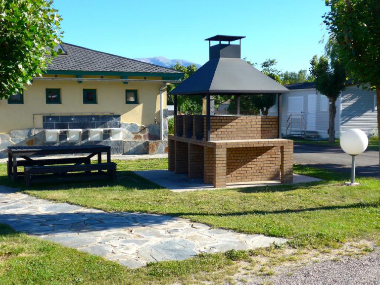 Camping Mas Piques BBQ 768x576