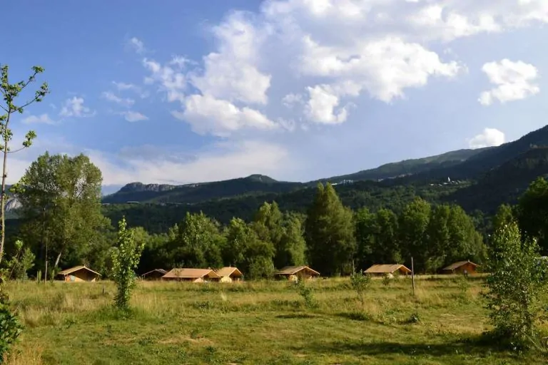 Campinga Huttopia Vallouise lodgetent 768x512