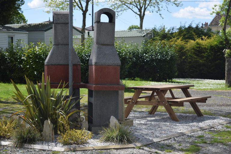 Camping de la Gères BBQ 768x512