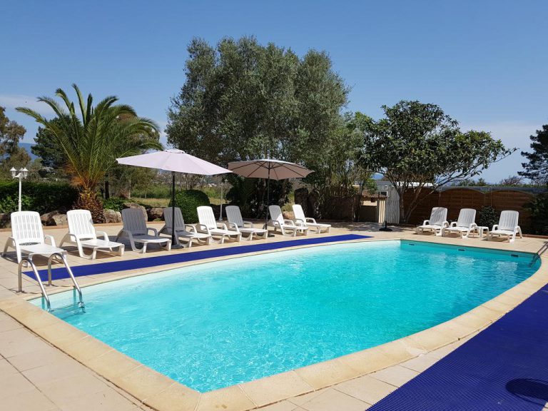 Camping Les Jardins du Golfe in Porto Vecchio op Corsica zwembad 2 768x576