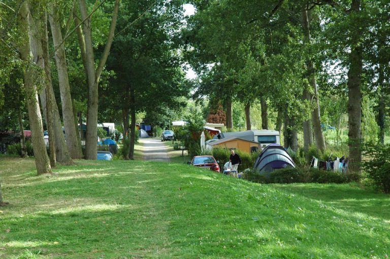 Camping Huttopia Baie du Mont St Michel staanplaatsen 768x511