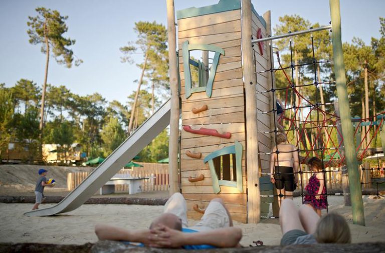 Camping Huttopia Landes Sud speeltuin 768x505