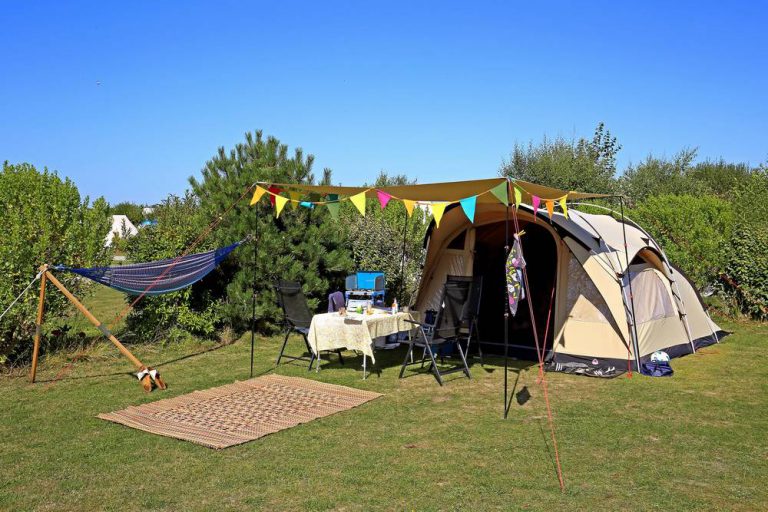 Camping Huttopia Les Falaises Normandie staanplaats 768x512