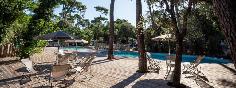 Camping Huttopia Oléron les Pins in Saint Trojan les Bains 768x288