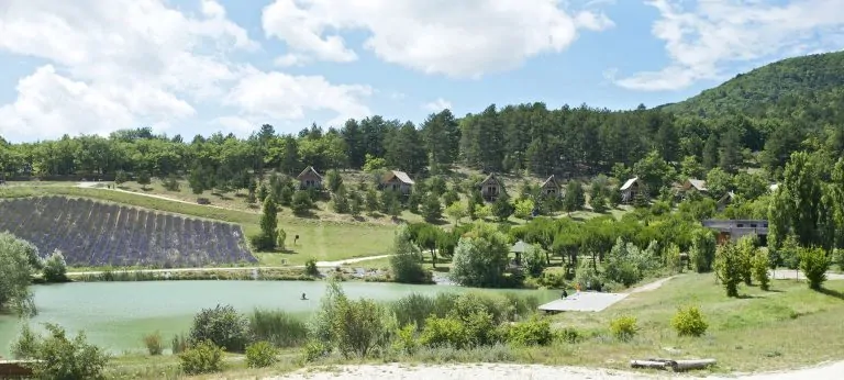 Camping Village Huttopia Dieulefit 768x346