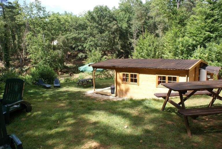 Camping Le Pech Charmant chalet huren 768x514