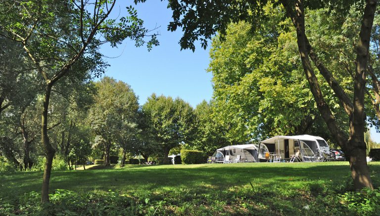 Camping Aux Rives Du Soleil staanplaatsen 768x438