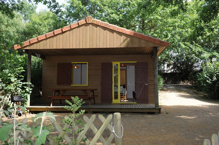 Camping Coulvée chalet huren 768x511