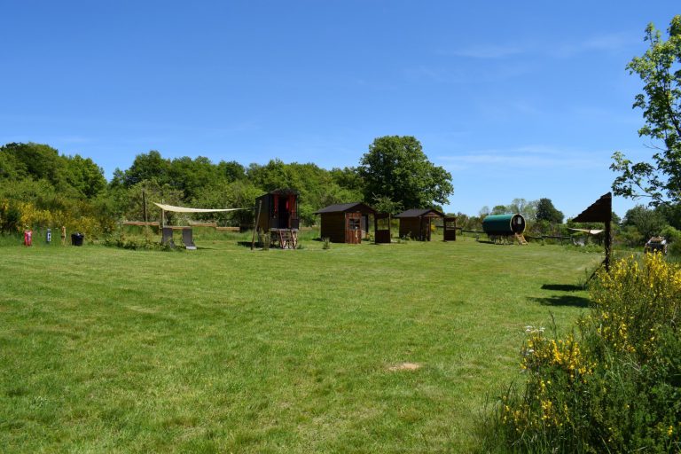 Camping Domaine Des Rêves grote staanplaatsen 768x512