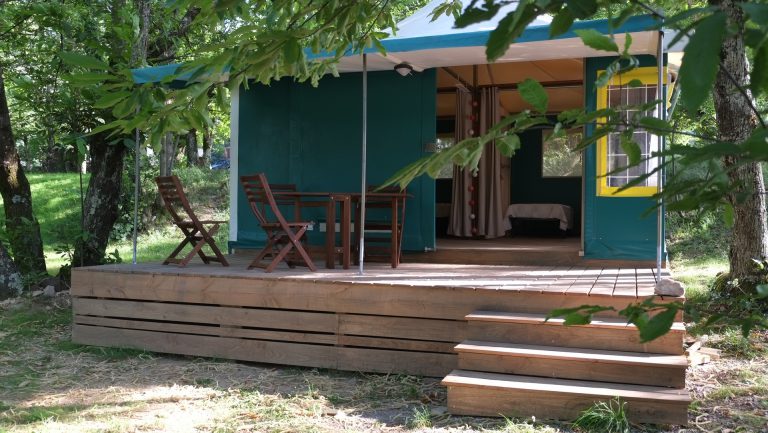 Camping La Chataigneraie Ardeche bungalowtent huren 768x433