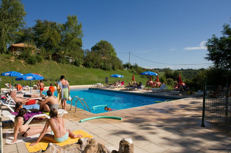 Camping Le Bourdieu Ariege zwembad 768x511