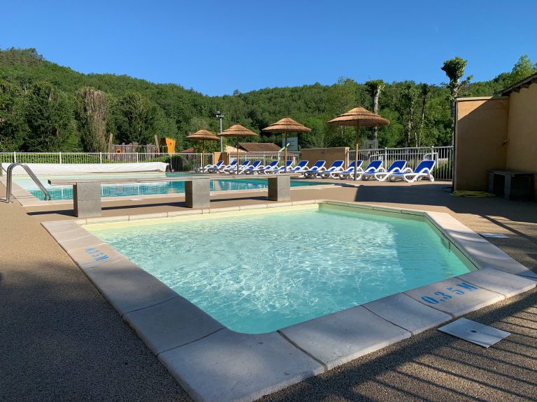 Camping Le Douzou Dordogne zwembad met kinderbad 768x576