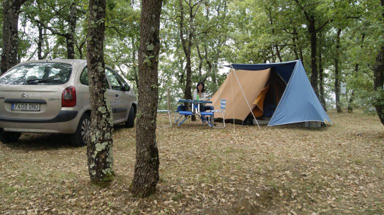 Camping Le Roc Del Rey Ariege staanplaats in de bergen 768x431