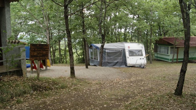 Camping Le Roc Del Rey Ariege staanplaatsen 768x431
