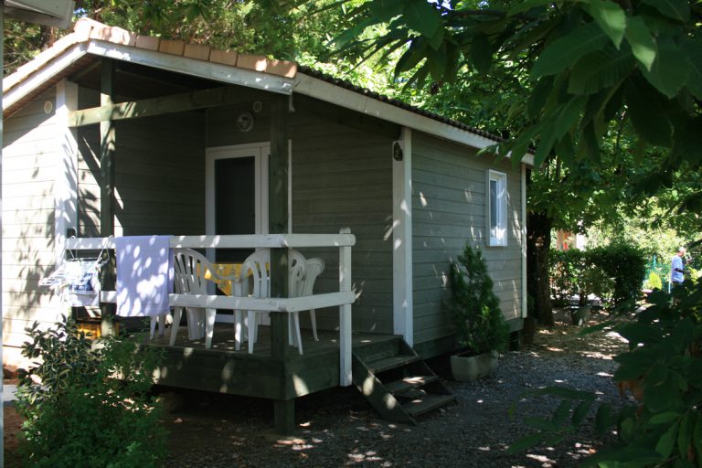 Camping Les Châtaigniers Ribes Ardeche chalets huren 768x512
