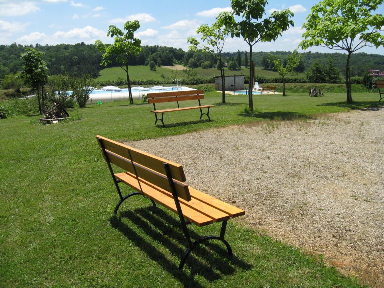 Naturistencamping Le Coteau De L herm Dordogne ligging 768x576