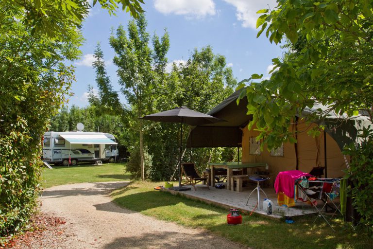 Camping L Anjou Gers safaritent huren 768x512